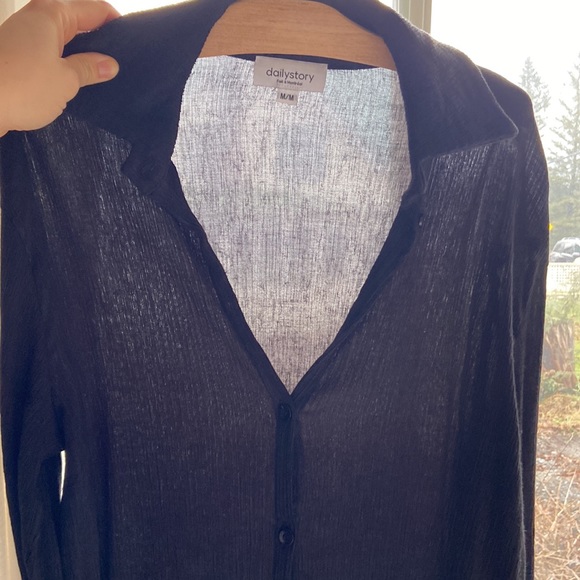 Beautiful black shirt - Picture 6 of 7